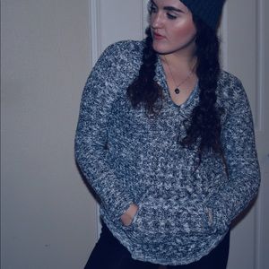 Black and White knitted thin hoodie👍🏼